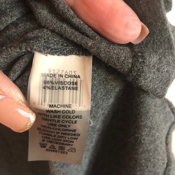 Vince Camuto gray cold shoulder, cardigan neutral solid lightweight Size Small. - Picture 5 of 5